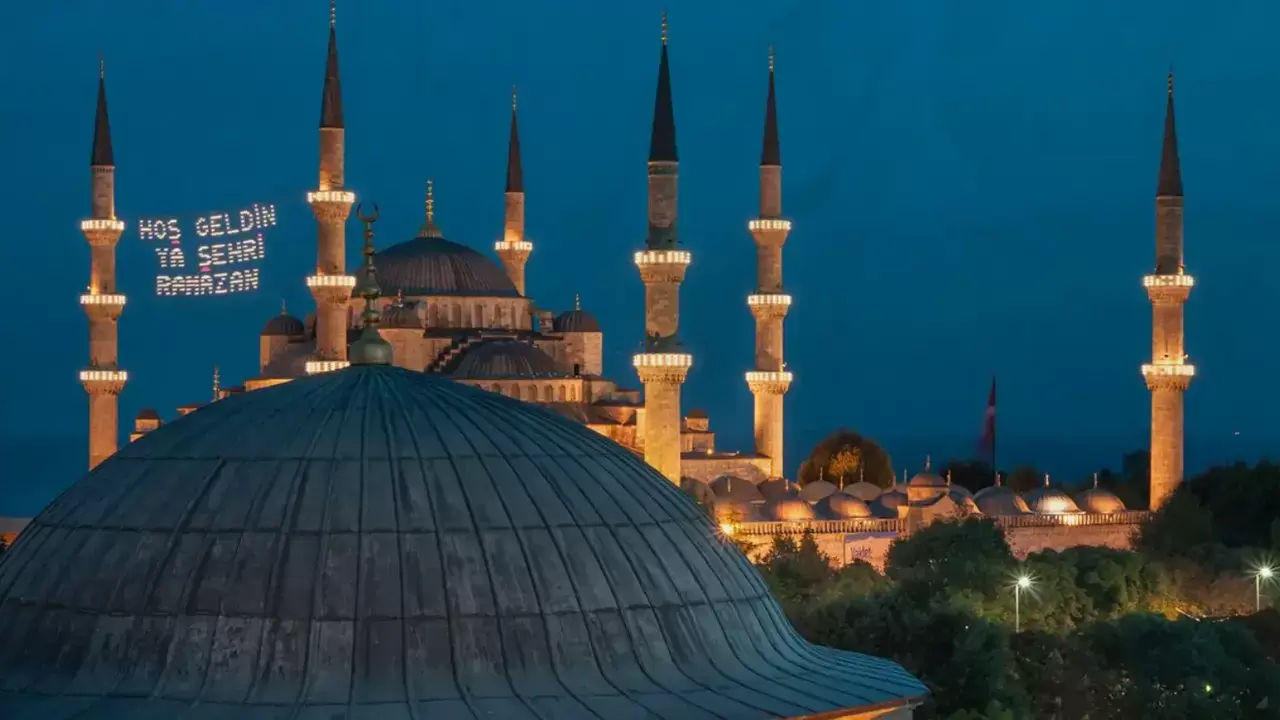 2025'te Kurban Bayramı Haziran'da, Ramazan Bayramı ise Kasım'da kutlanacak! Tatil planları için tarihler belirlendi.